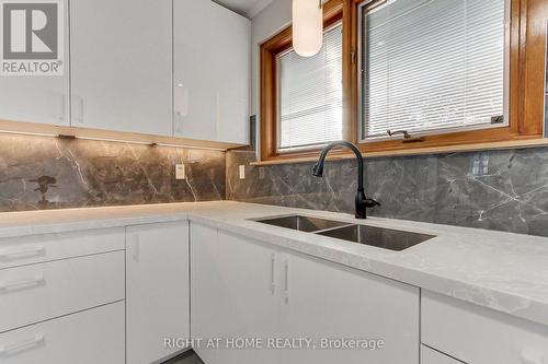 1715 Oberon Crescent, Mississauga, ON - Indoor Photo Showing Kitchen With Double Sink