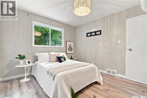 338 Brock Crescent, Saskatoon, SK - Indoor Photo Showing Bedroom