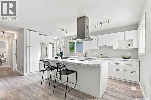 338 Brock Crescent, Saskatoon, SK - Indoor Photo Showing Kitchen With Upgraded Kitchen
