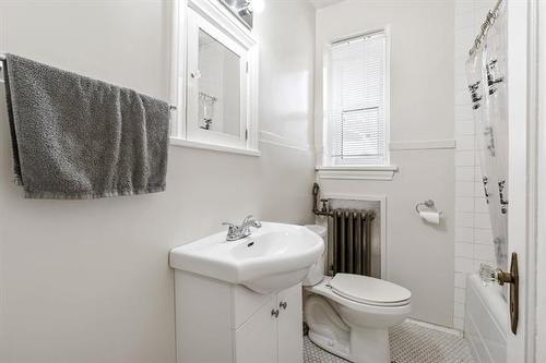 B-415 Stradbrook Ave, Winnipeg, MB - Indoor Photo Showing Bathroom