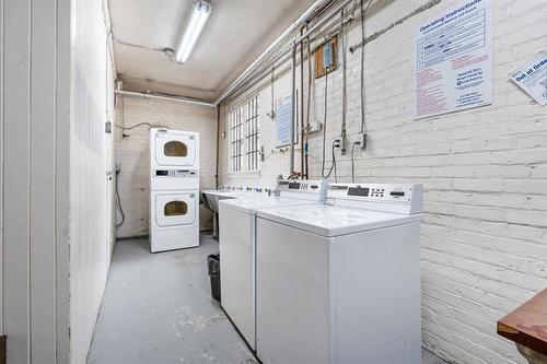 B-415 Stradbrook Ave, Winnipeg, MB - Indoor Photo Showing Laundry Room