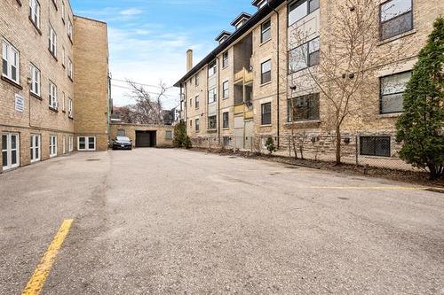 B-415 Stradbrook Ave, Winnipeg, MB - Outdoor
