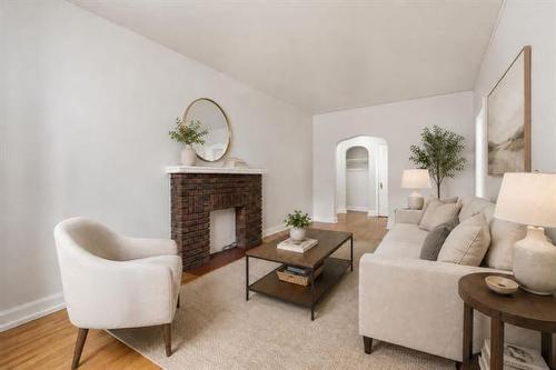 B-415 Stradbrook Ave, Winnipeg, MB - Indoor Photo Showing Living Room