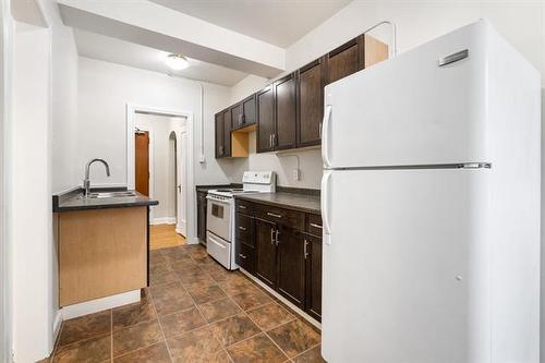 B-415 Stradbrook Ave, Winnipeg, MB - Indoor Photo Showing Kitchen
