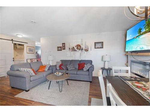 3-403 Blackmarsh Road, St. Johns, NL - Indoor Photo Showing Living Room