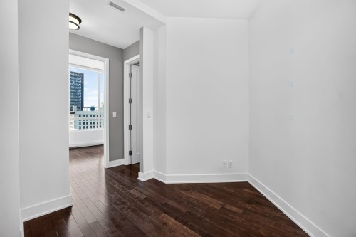 Chambre à coucher - 905-1225 Boul. Robert-Bourassa, Montréal (Ville-Marie), QC - Indoor Photo Showing Other Room
