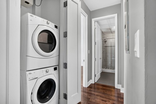 Salle de lavage - 905-1225 Boul. Robert-Bourassa, Montréal (Ville-Marie), QC - Indoor Photo Showing Laundry Room