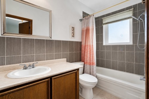 Salle de lavage - 6560 Rue Villon, Brossard, QC - Indoor Photo Showing Bathroom