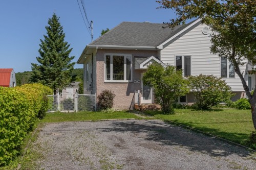 6556 Rue Vézina  Québec (La Haute-Saint-Charles), QC G3E 2J3