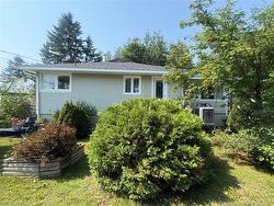 233 KING GEORGE Miramichi, NB E1V 1K8