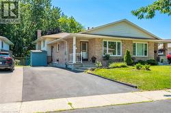 97 UXBRIDGE Crescent  Kitchener, ON N2E 2S2