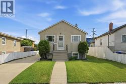 1421 23rd STREET W  Saskatoon, SK S7L 0B1