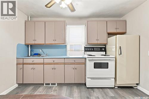1421 23Rd Street W, Saskatoon, SK - Indoor Photo Showing Kitchen