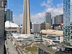 1806 - 30 GRAND TRUNK CRESCENT  Toronto, ON M5J 3A4