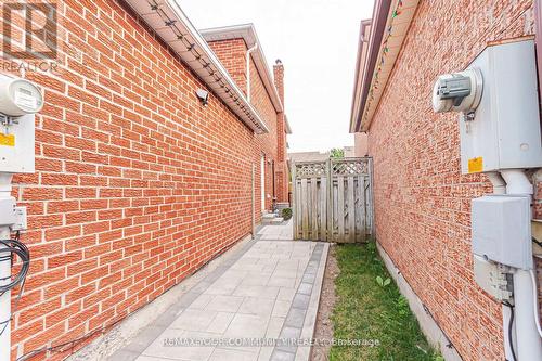 BSMT - 33 DURNESS AVENUE , Toronto, Ontario M1B 4W4 2