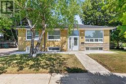 53 MILFORD HAVEN DRIVE N  Toronto, ON M1G 3C7