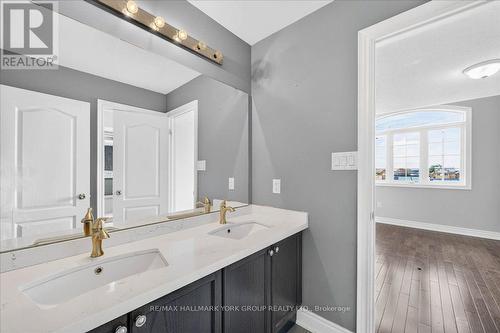 2094 Webster Blvd | Ensuite Bathroom - 2094 Webster Boulevard, Innisfil, ON - Indoor Photo Showing Bathroom