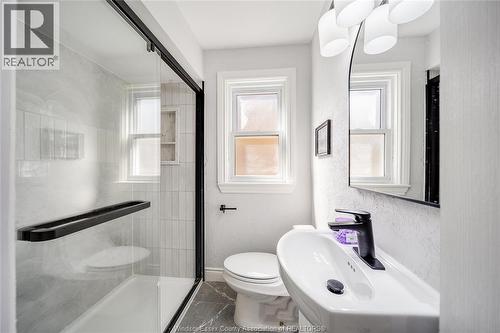 1153 Harrison, Windsor, ON - Indoor Photo Showing Bathroom