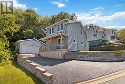 4 Maplewood Drive  Halifax, NS B3N 1C3