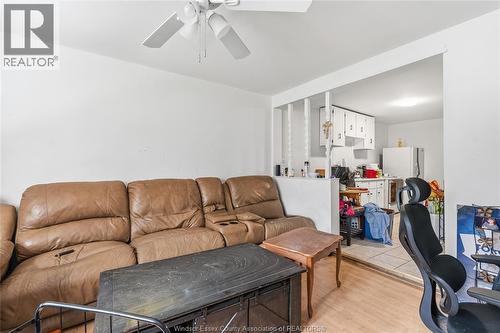 314 Bruce, Windsor, ON - Indoor Photo Showing Living Room