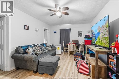 314 Bruce, Windsor, ON - Indoor Photo Showing Living Room