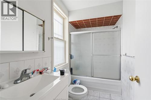 314 Bruce, Windsor, ON - Indoor Photo Showing Bathroom