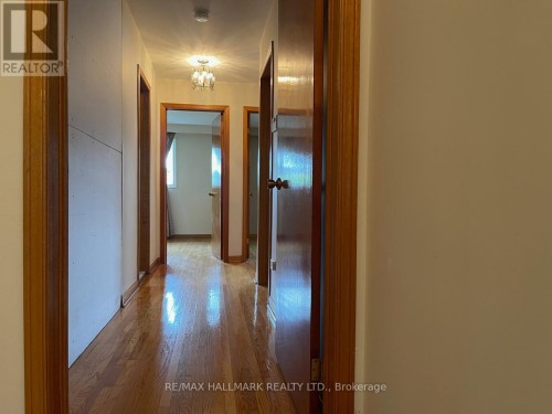 227 ELGIN MILLS(MAIN FLOOR) ROAD W , Richmond Hill, Ontario L4C 4M1 5