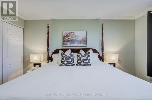 2105 Folkway Drive, Mississauga, ON - Indoor Photo Showing Bedroom