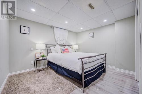 2105 Folkway Drive, Mississauga, ON - Indoor Photo Showing Bedroom