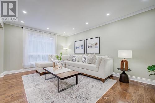 2105 Folkway Drive, Mississauga, ON - Indoor Photo Showing Living Room