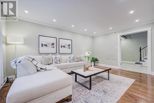 2105 Folkway Drive, Mississauga, ON - Indoor Photo Showing Living Room