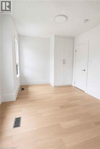 561 Wentworth Street N, Hamilton, ON - Indoor Photo Showing Other Room