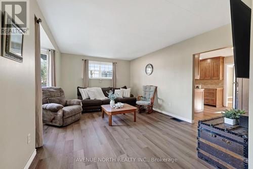 514 Rivier Place, Cornwall, ON - Indoor Photo Showing Living Room