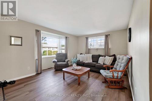 514 Rivier Place, Cornwall, ON - Indoor Photo Showing Living Room
