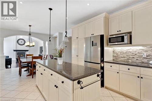 32 Pennsylvania Crescent, Kitchener, ON - Indoor Photo Showing Kitchen