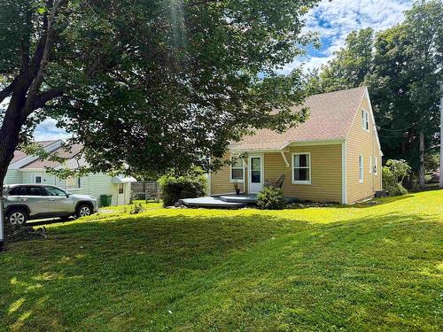11 Cedar Street  Pictou, NS B0K 1X0