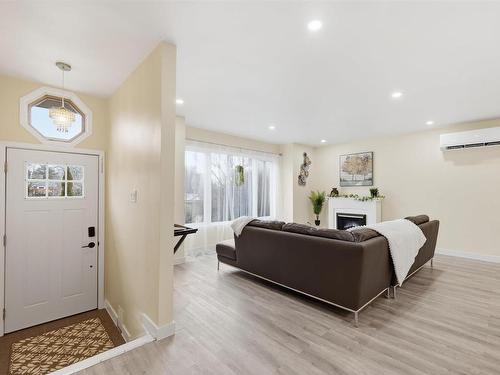 40 Gateway Road, Halifax, NS - Indoor With Fireplace