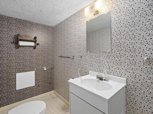 22 Kent Road, Kentville, NS - Indoor Photo Showing Bathroom
