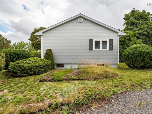 22 Kent Road, Kentville, NS - Outdoor