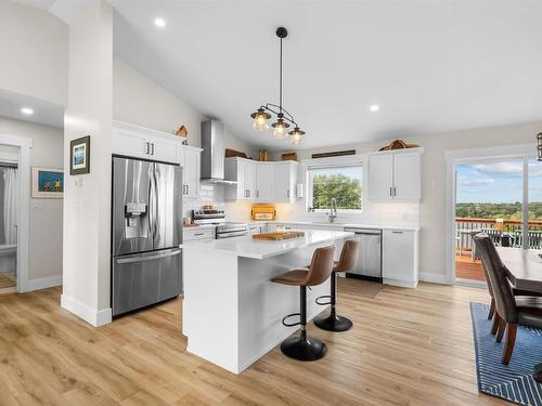 21 Waters Edge Lane, Cornwall, PE - Indoor Photo Showing Kitchen With Upgraded Kitchen