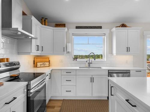 21 Waters Edge Lane, Cornwall, PE - Indoor Photo Showing Kitchen