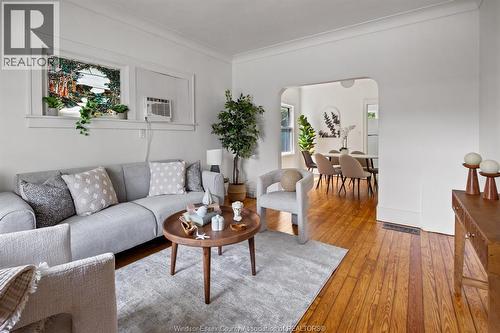 2004 Ottawa, Windsor, ON - Indoor Photo Showing Living Room