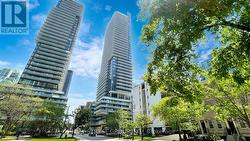 3303 - 161 ROEHAMPTON AVENUE Toronto, ON M4P 0C8