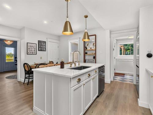 4 Maplewood Drive, Halifax, NS - Indoor Photo Showing Kitchen