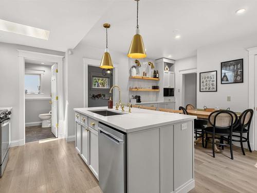 4 Maplewood Drive, Halifax, NS - Indoor Photo Showing Kitchen With Upgraded Kitchen