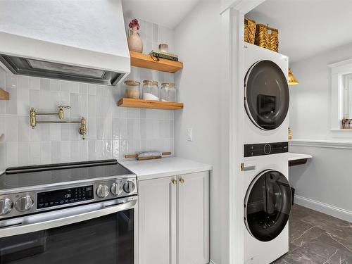 4 Maplewood Drive, Halifax, NS - Indoor Photo Showing Laundry Room