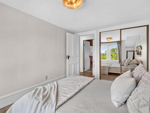 4 Maplewood Drive, Halifax, NS - Indoor Photo Showing Bedroom