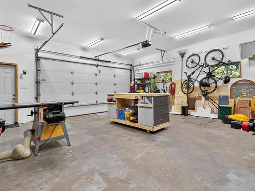 4 Maplewood Drive, Halifax, NS - Indoor Photo Showing Garage