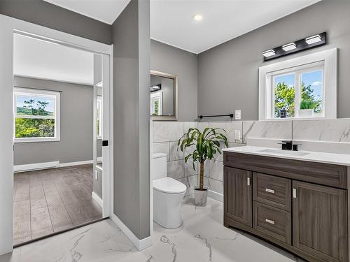 3597 Highway 14, Windsor Forks, NS - Indoor Photo Showing Bathroom