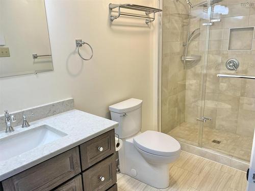 3533 Highway 1, Beaver River, NS - Indoor Photo Showing Bathroom